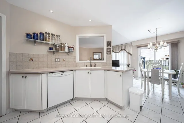 Additional image 40 of 10 Pauline Cres Unit 2