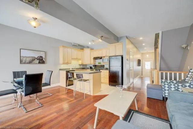 Additional image 14 of 76 Woolwich St Unit 2