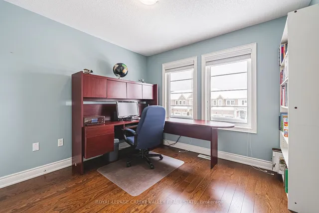 Additional image 32 of 1 Little Britain Cres