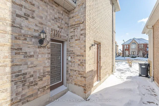 Additional image 35 of 16 Eiffel Blvd