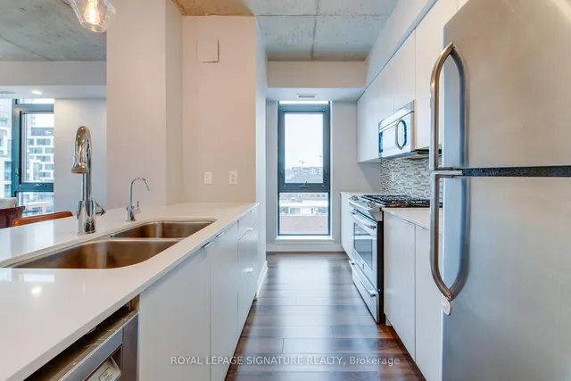 Additional image 12 of 400 Wellington St Unit PH1106