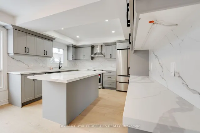 Additional image 25 of 3 Halfmoon Sq