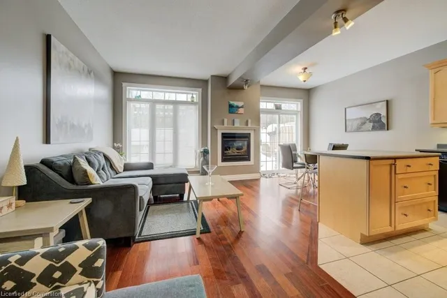 Additional image 8 of 76 Woolwich St Unit 2