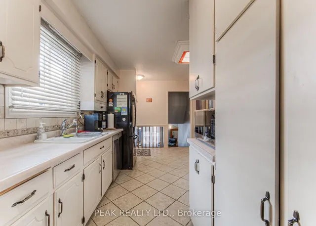 Additional image 15 of 93 Uxbridge Cres
