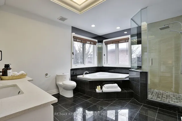 Additional image 36 of 243 Dunview Ave