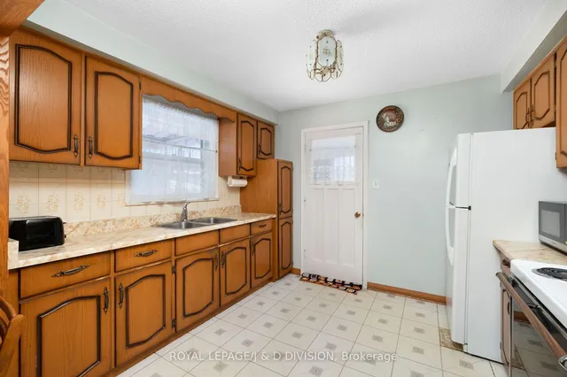 Additional image 9 of 51 Edinborough Crt