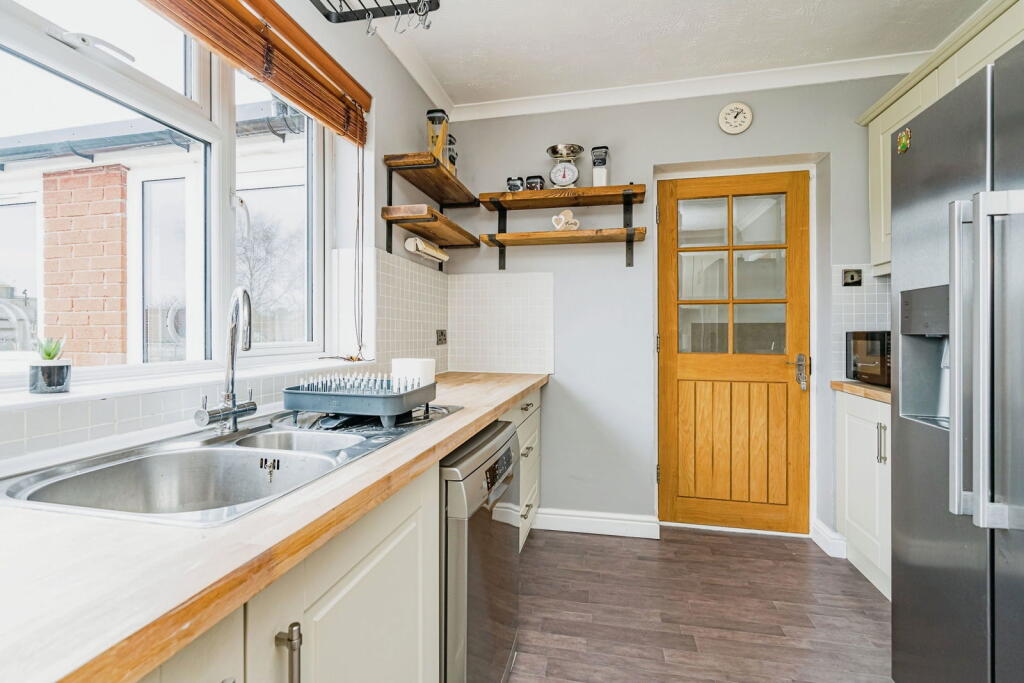 Additional image 3 of ROMSLEY, Eastleigh Drive