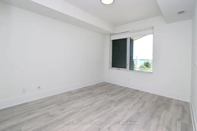 Additional image 20 of 1 Edgewater Dr Unit 313