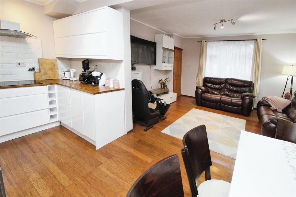 Additional image 15 of Mandale Road, Bradford, BD6 3JX