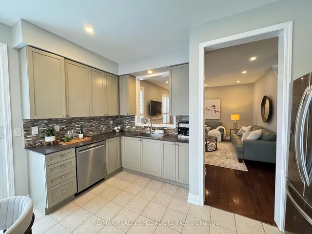 Additional image 7 of 5926 Whitehorn Ave