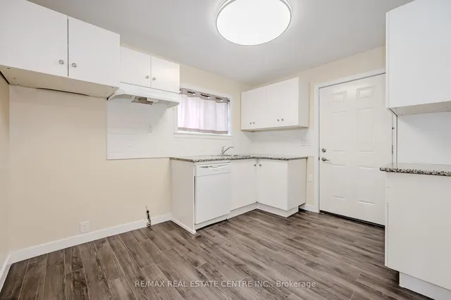 Additional image 7 of 73 Albany Ave