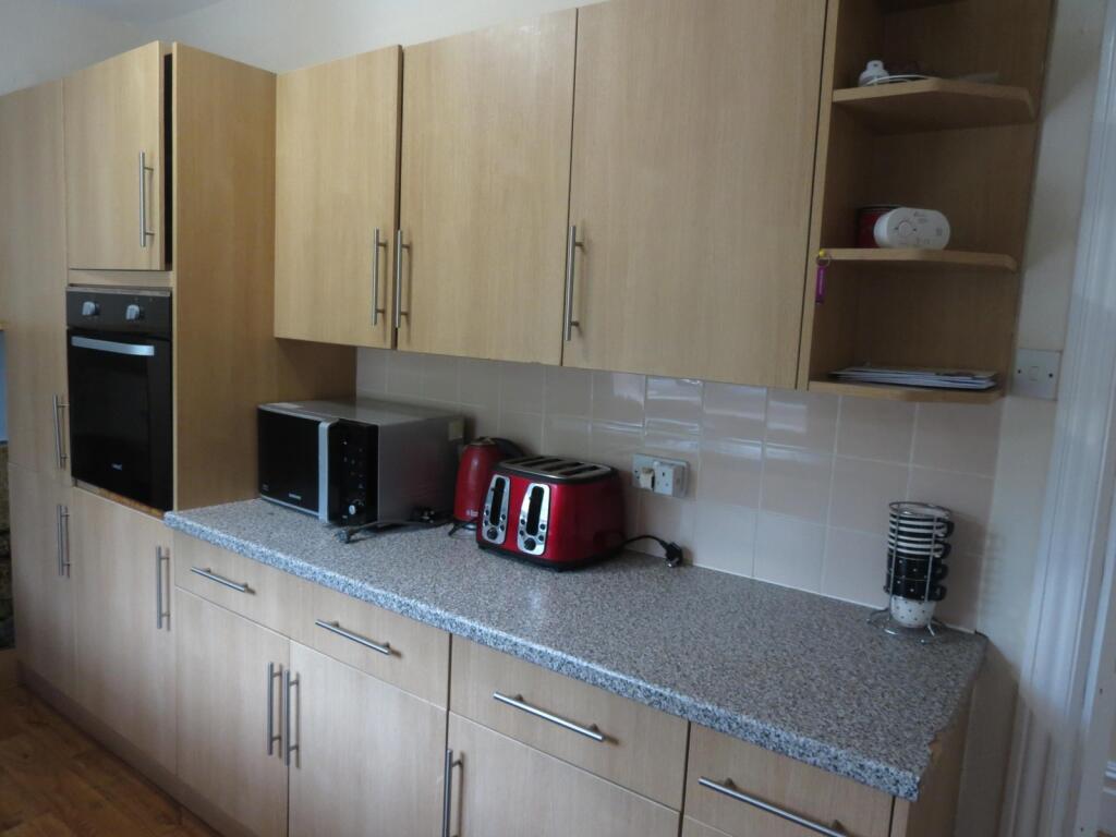 Additional image 2 of 5 bedroom Detached House in Winton