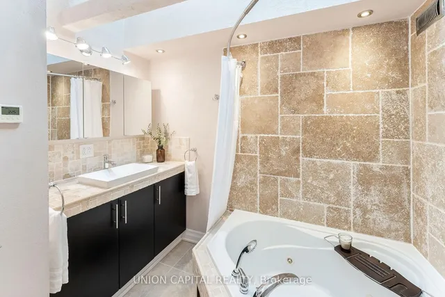 Additional image 23 of 7120 Cadiz Cres