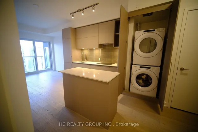 Additional image 6 of 1 Yorkville Ave