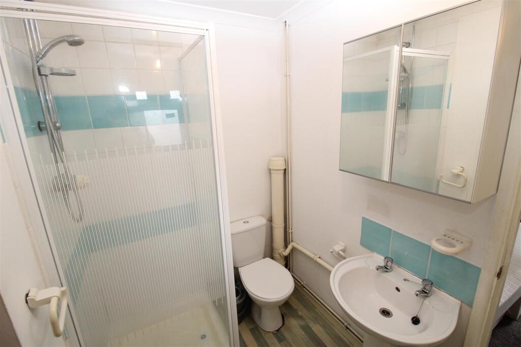 Additional image 4 of Studio Flat, Broadway