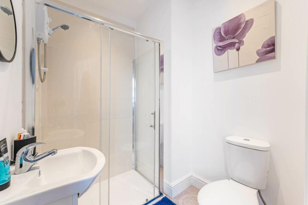 Additional image 21 of Woodland Road, South Ward - Grand Property!