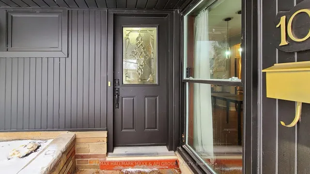 Additional image 4 of 1007 Earl Cres