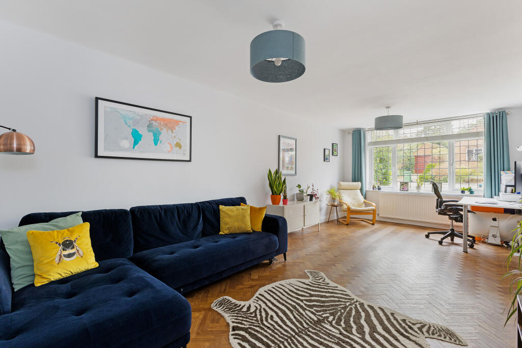 Additional image 5 of Meadow Walk, Harpenden, AL5