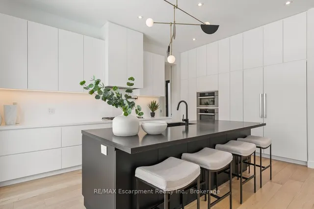 Additional image 9 of 1405 ACTON Cres