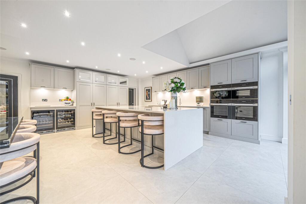 Additional image 14 of Meadow Way, Farnborough Park