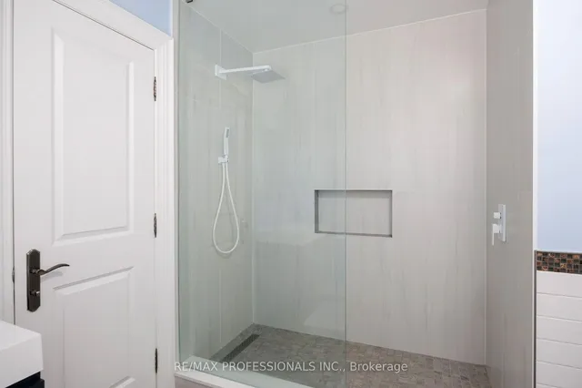 Additional image 25 of 80 Haliburton Ave