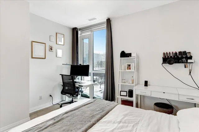 Additional image 27 of 101 Erskine Ave Unit 310