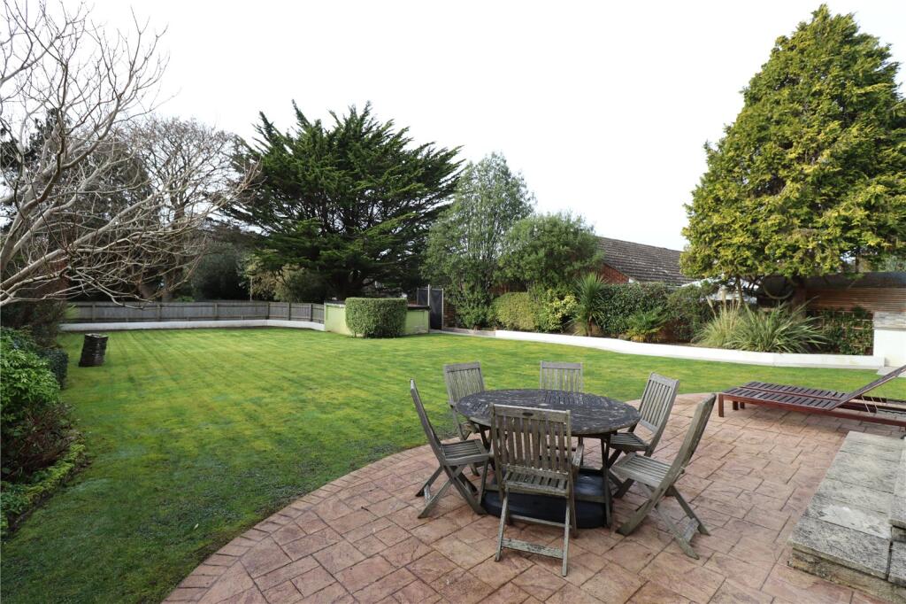 Additional image 22 of Chestnut Avenue, Barton On Sea, Hampshire, BH25