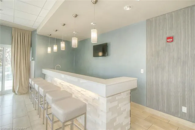 Primary image of 551 Maple Ave Unit 1604