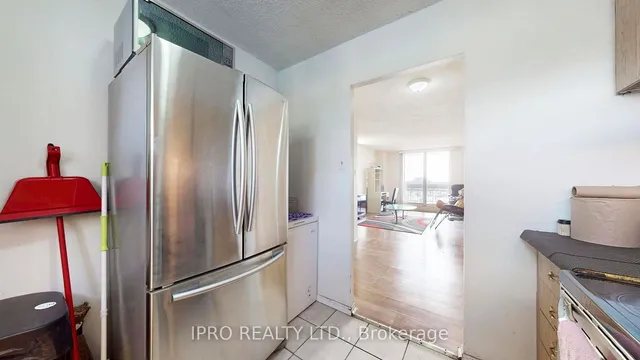 Additional image 12 of 4645 Jane St Unit 637