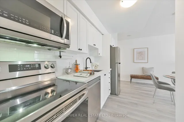 Additional image 2 of 125 Village Green Sq Unit 1812