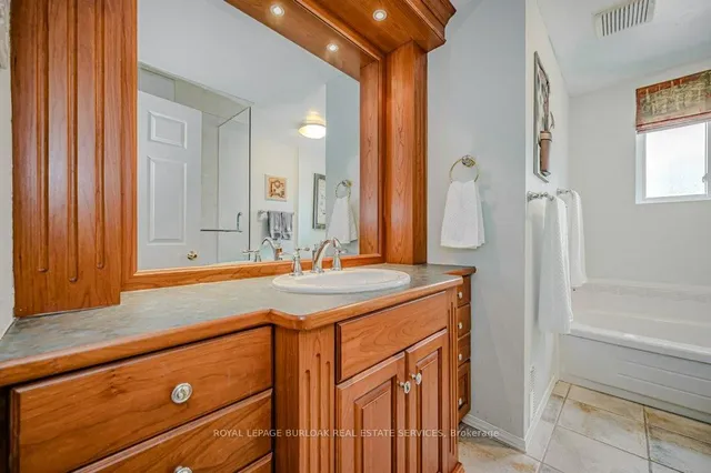 Additional image 33 of 1778 Old Waterdown Rd