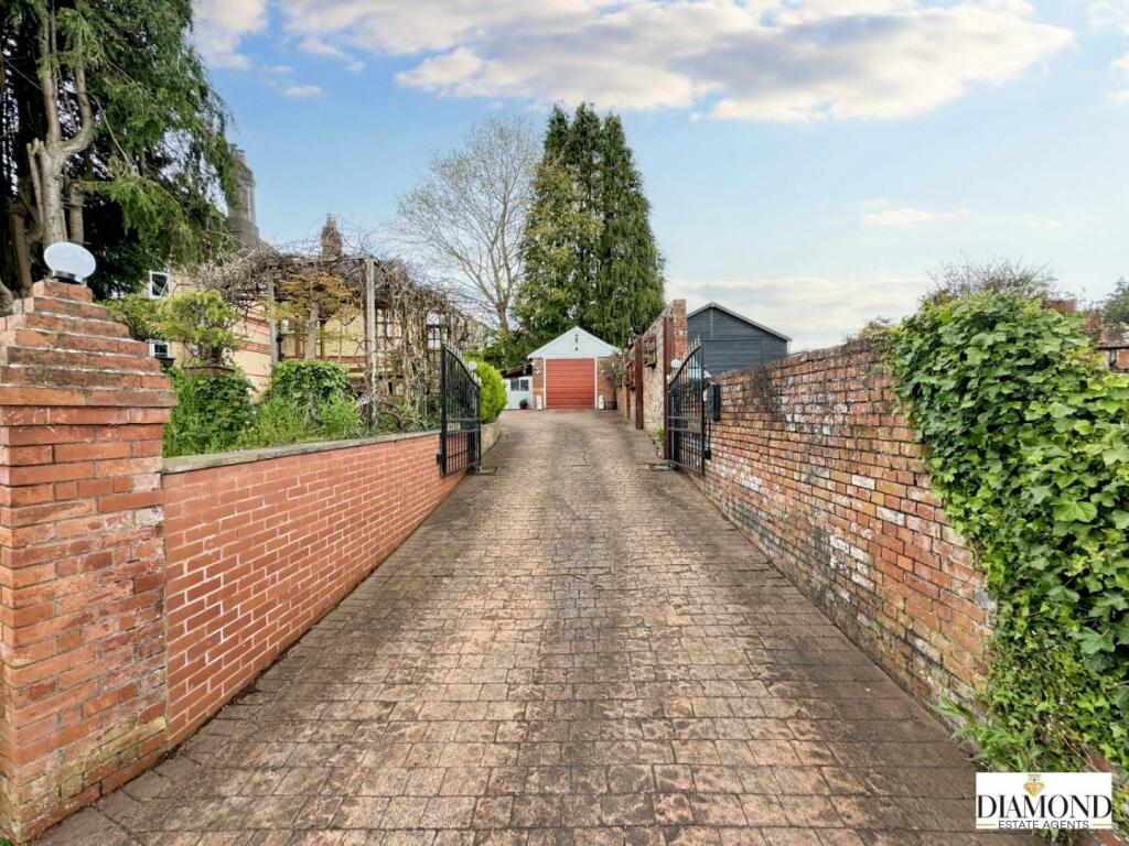 Additional image 2 of Blundells Avenue, Tiverton, Devon