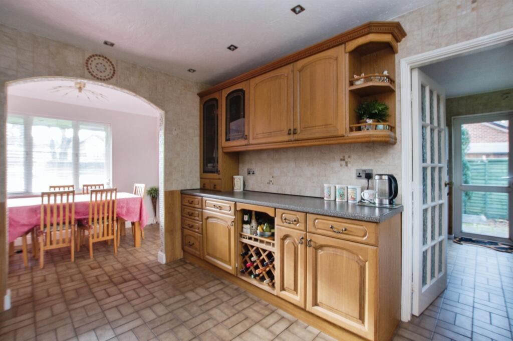 Additional image 4 of Juniper Close, Ferndown