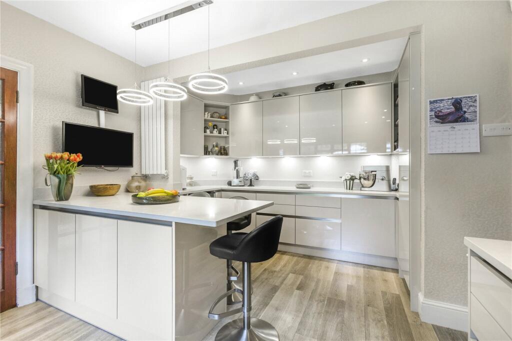 Additional image 8 of Kentish Lane, Brookmans Park, Hertfordshire, AL9