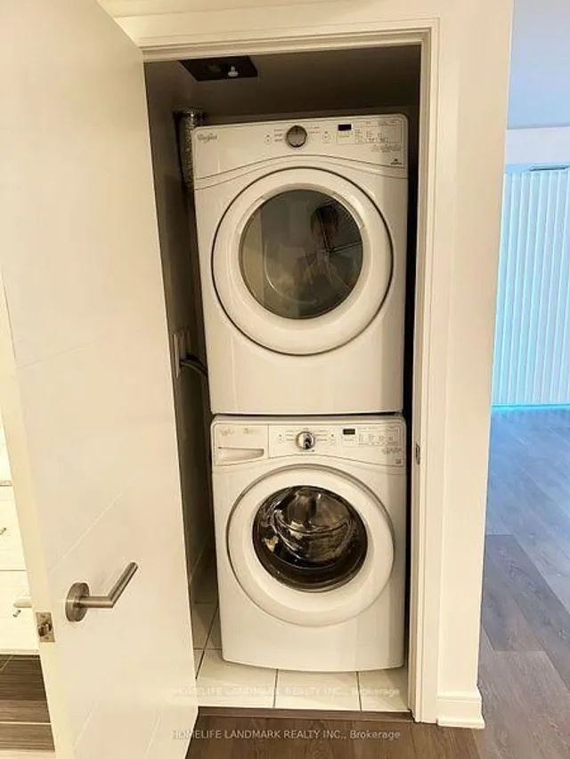 Additional image 11 of 525 Adelaide St Unit 728