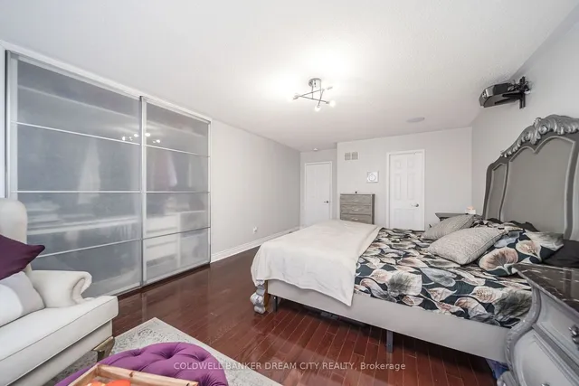 Additional image 34 of 60 Capistro St