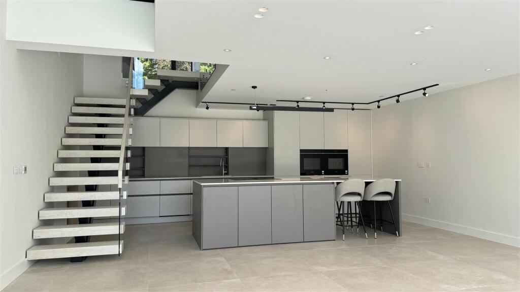 Additional image 4 of Greenwood Avenue, Lilliput