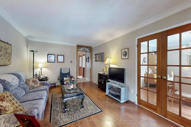 Additional image 10 of 37 Carl Cres