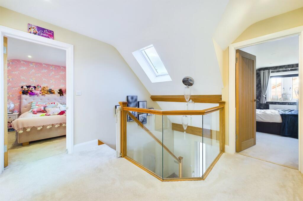 Additional image 12 of Viewside Close, Corfe Mullen, Wimborne, Dorset, BH21