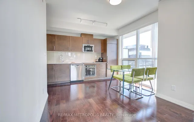 Additional image 6 of 460 Adelaide St Unit 2015