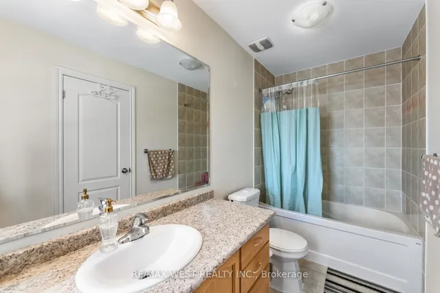 Additional image 25 of 33 Lone Rock Circ