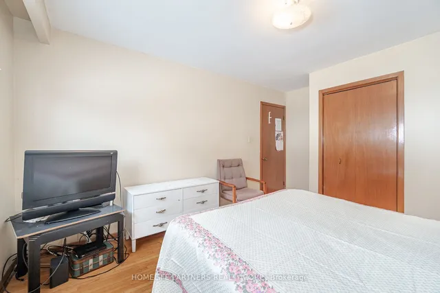 Additional image 20 of 60 Larchmere Ave