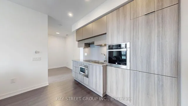 Additional image 14 of 39 Roehampton Ave Unit 2304