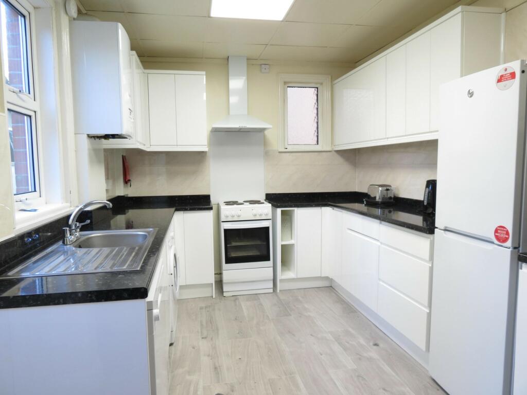 Additional image 2 of 5 bedroom Detached House in Charminster