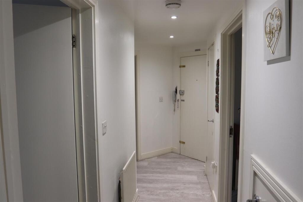 Additional image 3 of The Moorings, Hockley