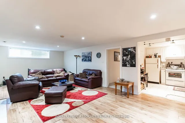 Additional image 28 of 89 Portage Ave