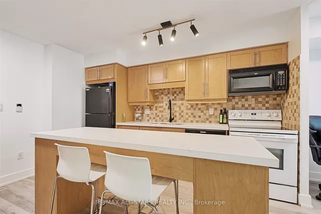 Additional image 6 of 20 Blue Jays Way Unit 1008