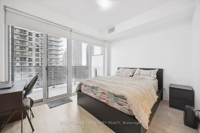 Additional image 16 of 70 Annie Craig Dr Unit 1407