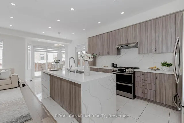 Additional image 13 of 1544 Chretien St