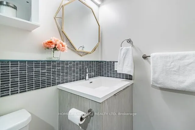 Additional image 29 of 60 Shuter St Unit PH108